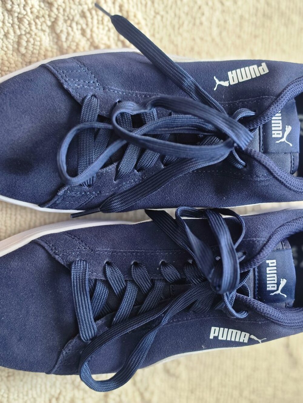 Men's size 10.5 Puma suede shoes